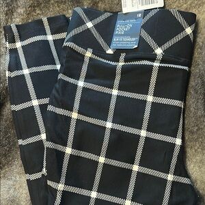 Torrid pixie cut with pockets Black and White Plaid Pants